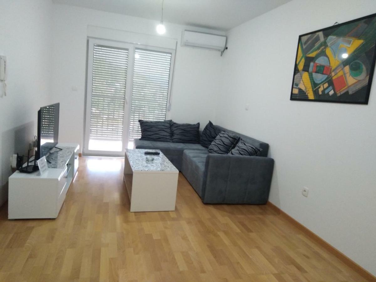 Comfort Apartment Nikšić Buitenkant foto